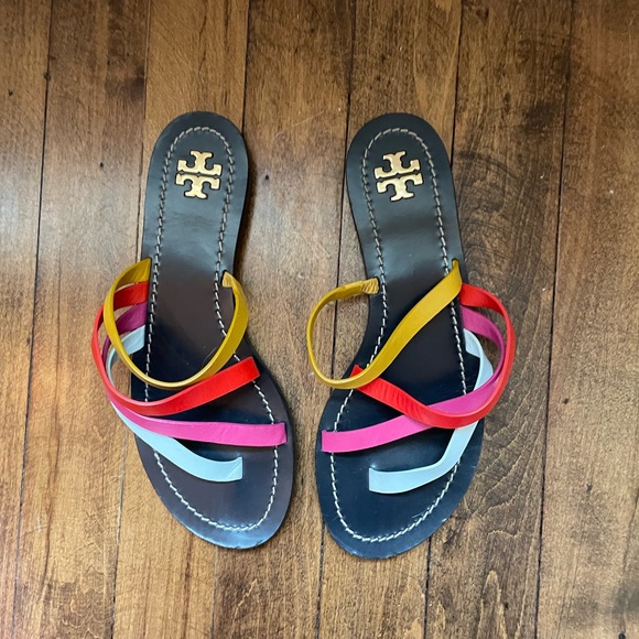 Tory Burch Paris Flat Sandal in a size 6 - Picture 4 of 5